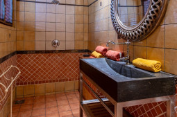 Balao bathroom - Balao Foto's