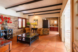 Baracuda living room - Barracuda Photos