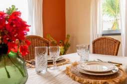 Dining table - Gepie Fotos