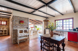 Living:kitchen area - Balao Foto's