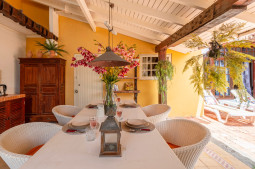 Wahoo dinner table - Wahoo Photos